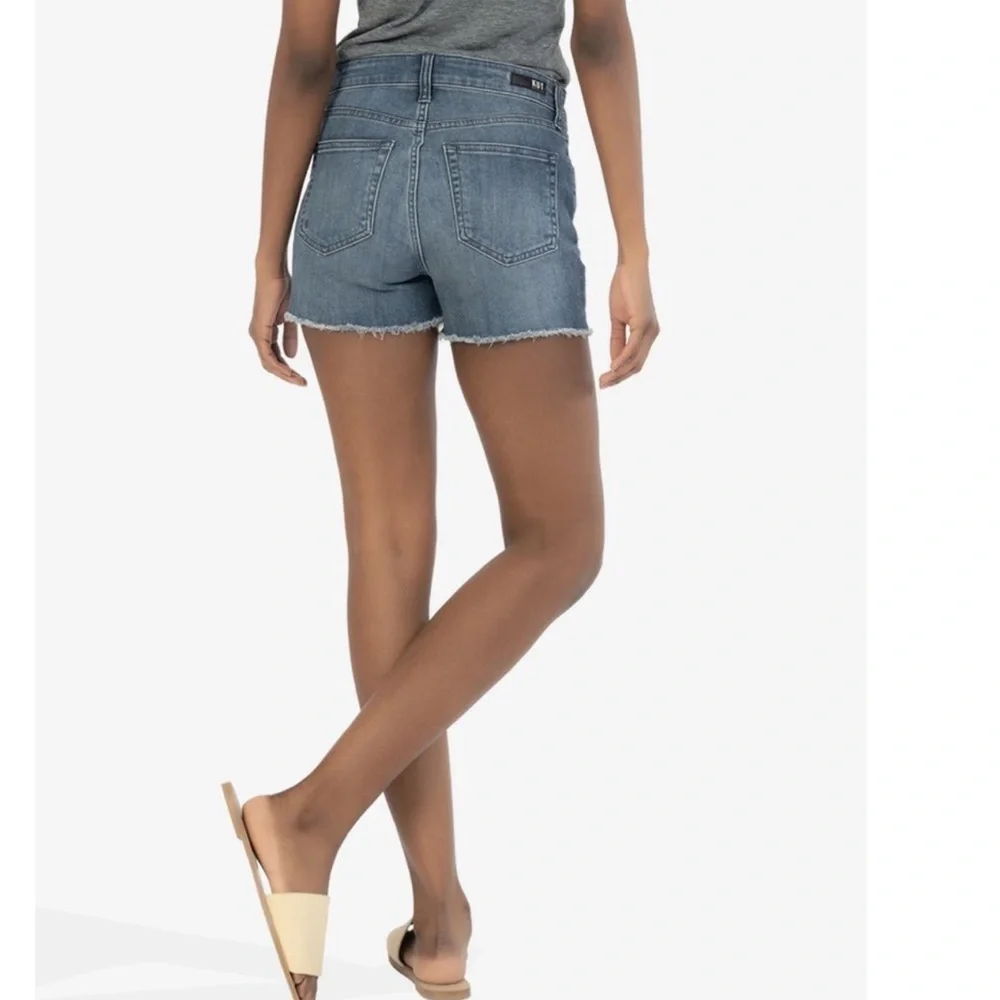 KUT FROM THE KLOTH Gigi High Rise Frey Short In Medium Wash - NWT- Size8 - Picture 3 of 5